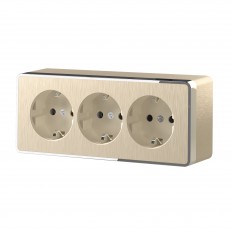 W5073110 Werkel Розетка тройная с заземлением и шторками Gallant (шампань рифленый)